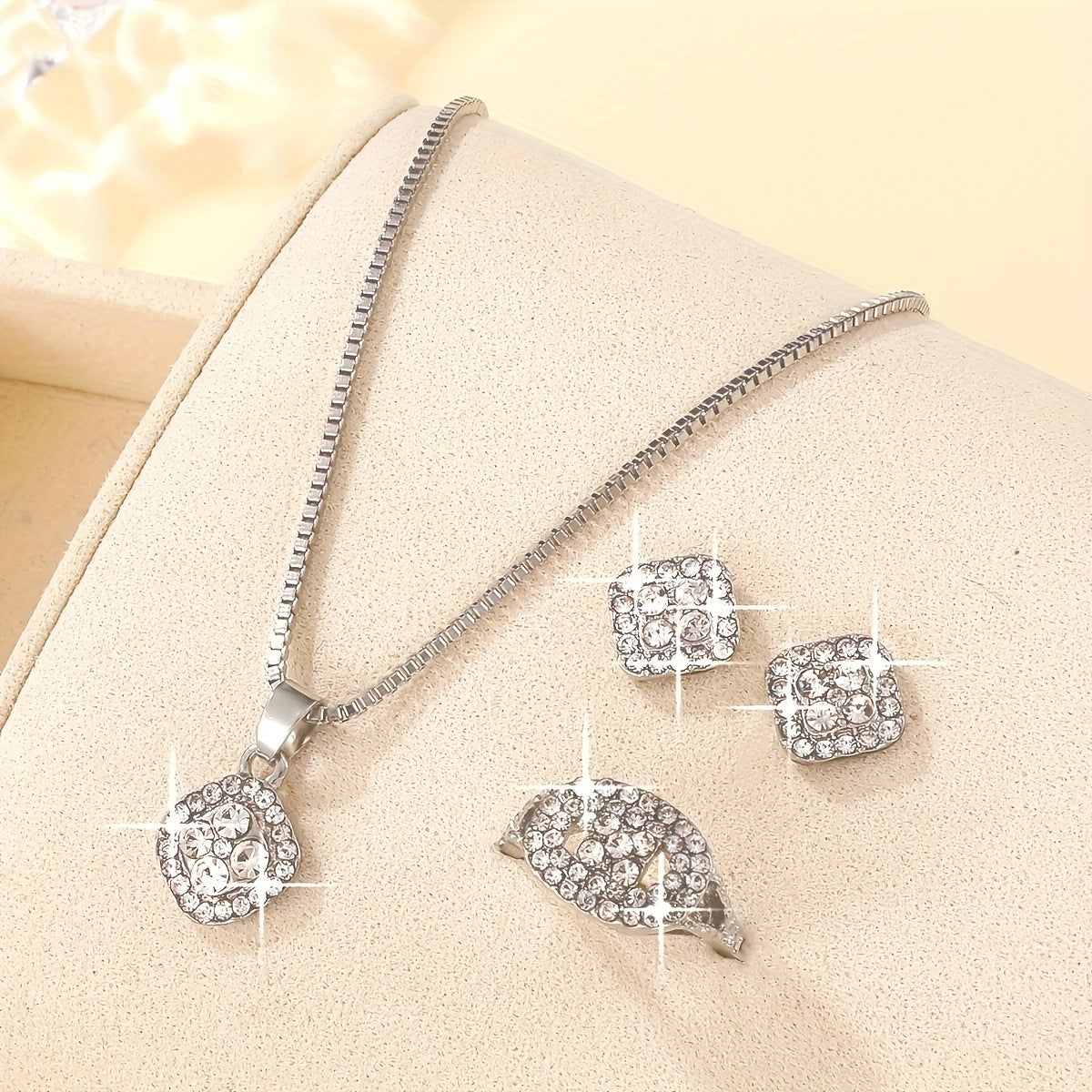Golden Women Necklace Set