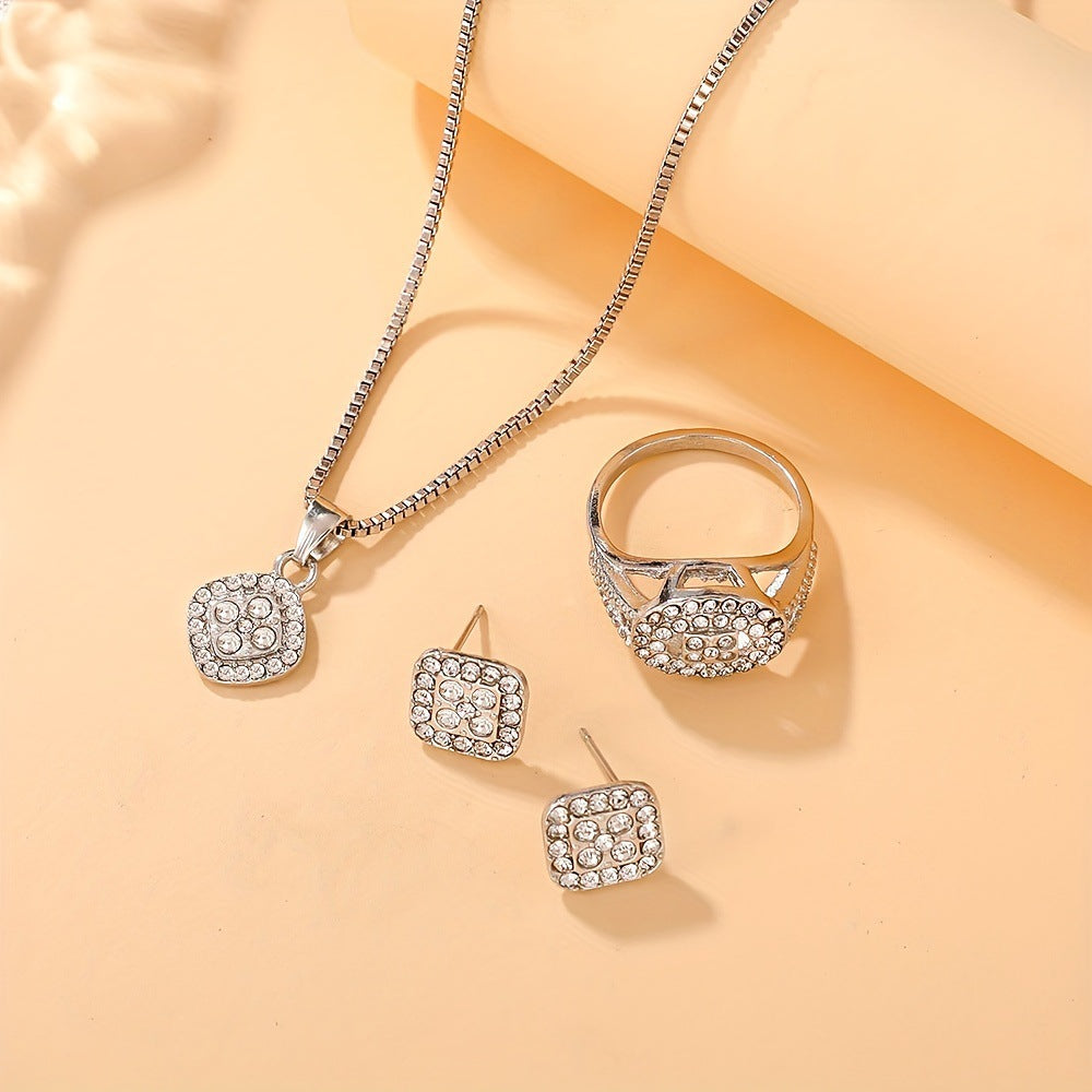 Golden Women Necklace Set